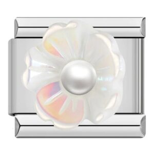 White Flower and its pearl